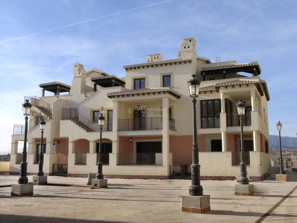   Spesialgallerier Nye Hda Bilder Juli 07 Spanish Village Mg 8219.jpg 129713