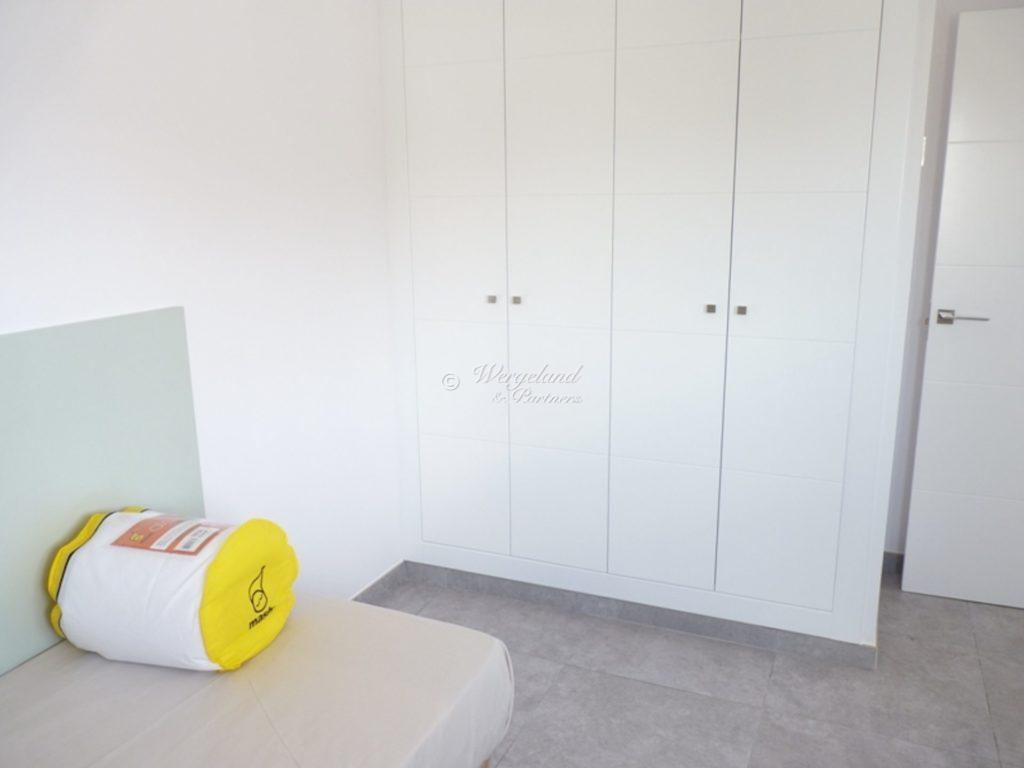  Soverom Enkeltseng Garderobe