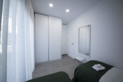 Soverom 1.etg Garderobe