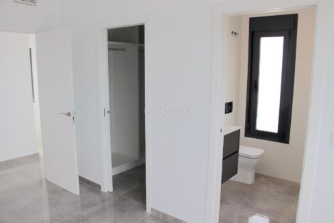 Soverom 2 Bad Og Garderobe