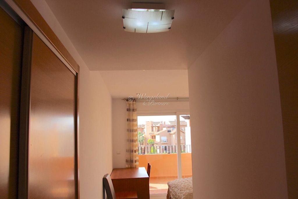  Hovedsoverom Garderobe Taklys