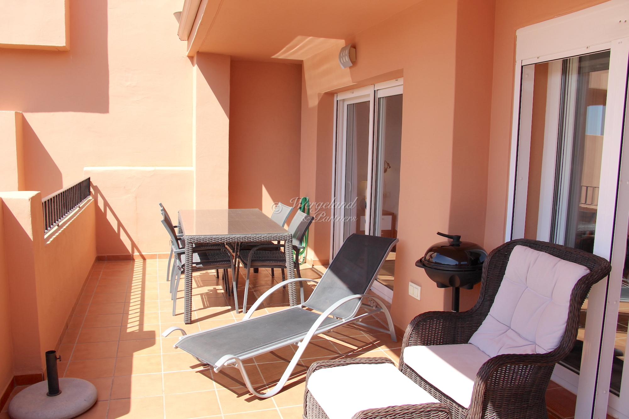 2 bed furnished apartment with pool- and golf view [10722]
