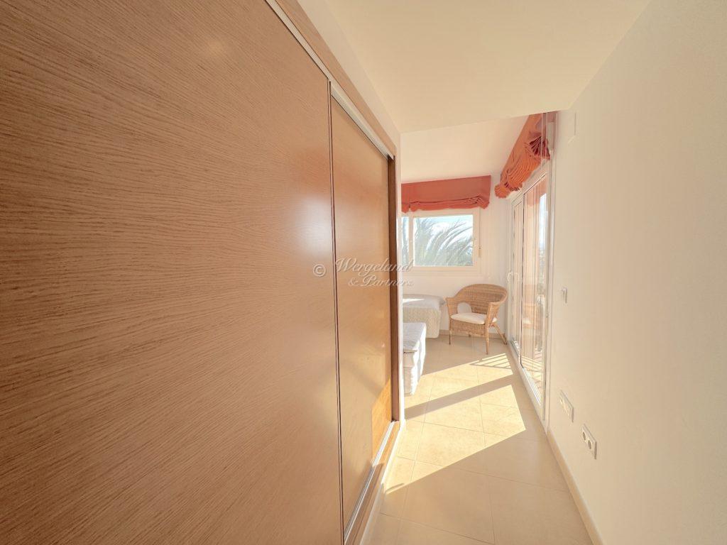  Soverom 2 Garderobe Gang