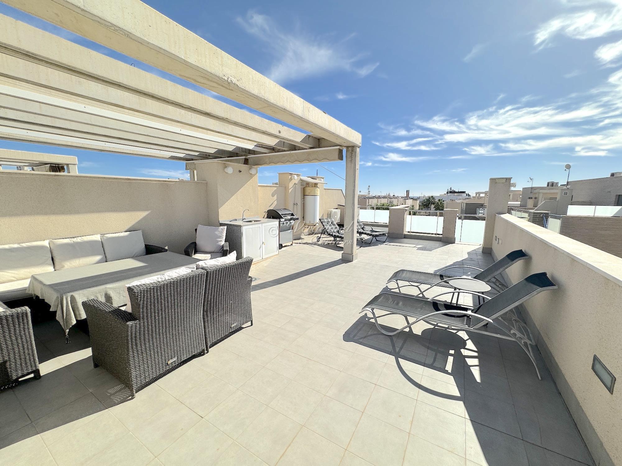 Close to the beach, 66 m2 roof terrace, 2 bedrooms / 2 bathrooms, garage space, storage [CCH10-5]